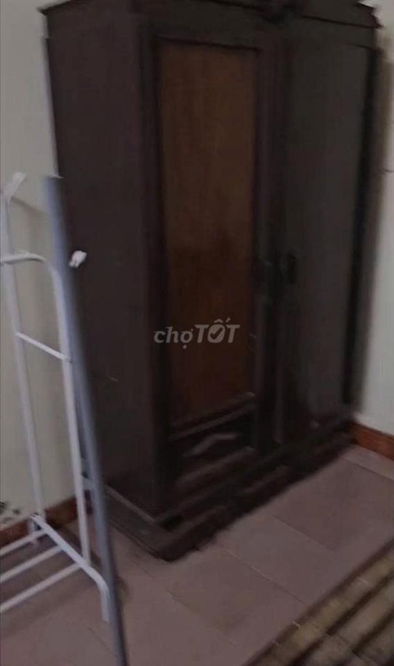 Phòng trên tầng 4 (18 m2), gần đường Huỳnh Thúc Kháng KD tiện đi lại