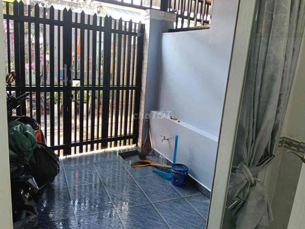 NHÀ TRỐNG DỌN VÀO LIỀN CHINH CHỦ  Cần cho thuê nhà nguyên căn mặt tiền