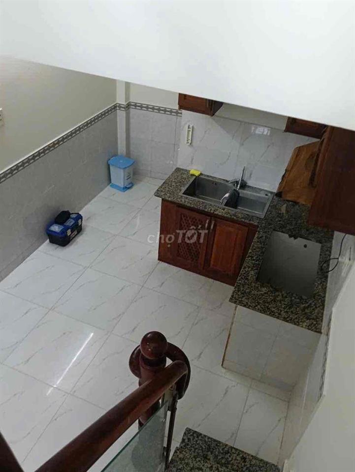 NHÀ TRỐNG DỌN VÀO LIỀN CHINH CHỦ  Cần cho thuê nhà nguyên căn mặt tiền