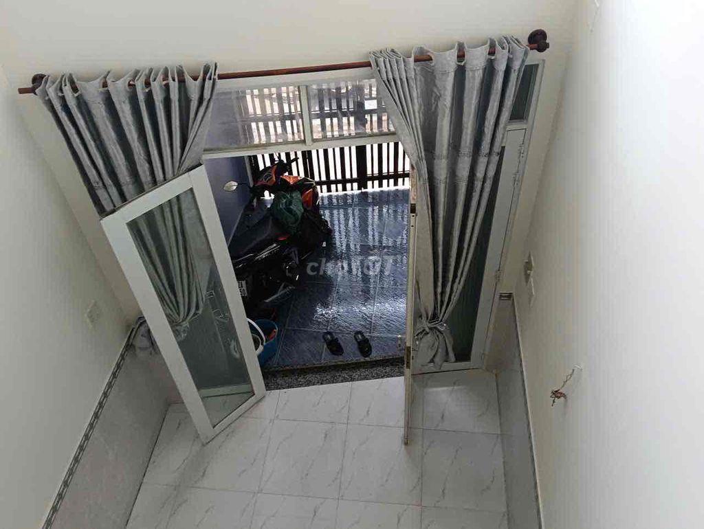 NHÀ TRỐNG DỌN VÀO LIỀN CHINH CHỦ  Cần cho thuê nhà nguyên căn mặt tiền