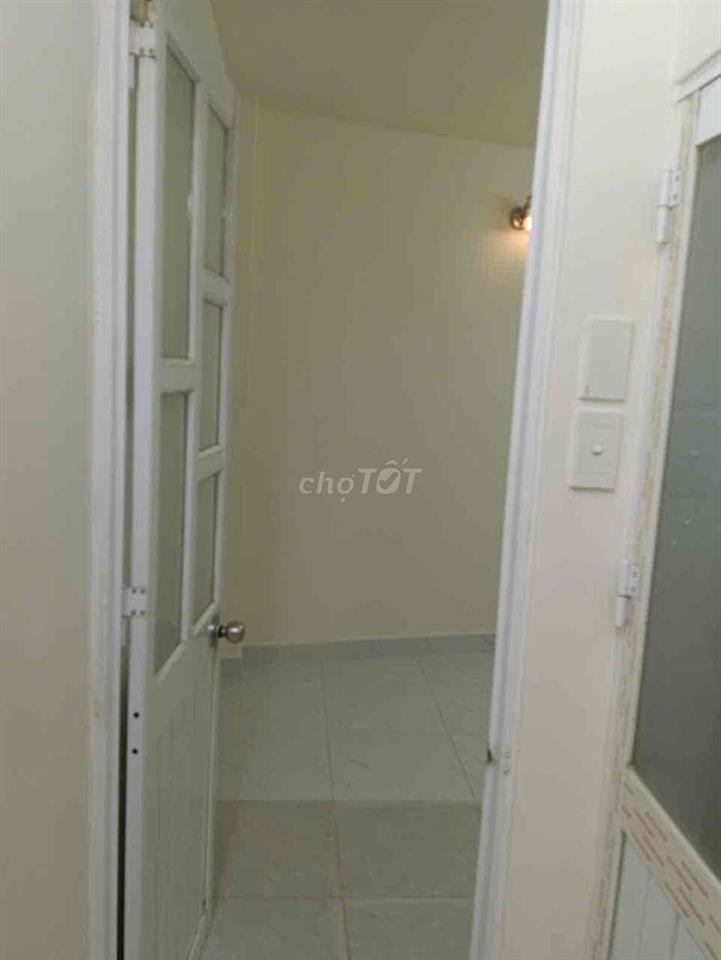 NHÀ TRỐNG DỌN VÀO LIỀN CHINH CHỦ  Cần cho thuê nhà nguyên căn mặt tiền
