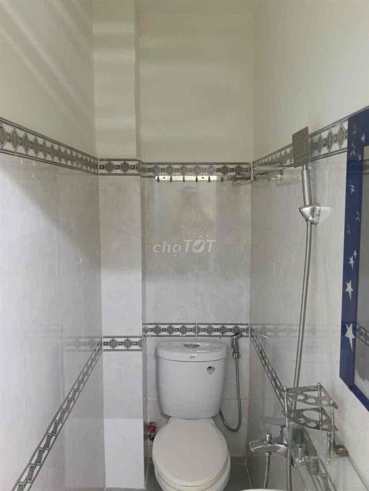 NHÀ TRỐNG DỌN VÀO LIỀN CHINH CHỦ  Cần cho thuê nhà nguyên căn mặt tiền
