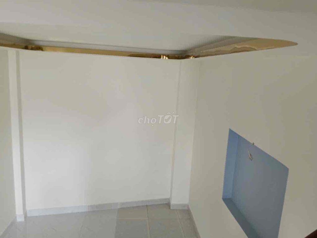 NHÀ TRỐNG DỌN VÀO LIỀN CHINH CHỦ  Cần cho thuê nhà nguyên căn mặt tiền