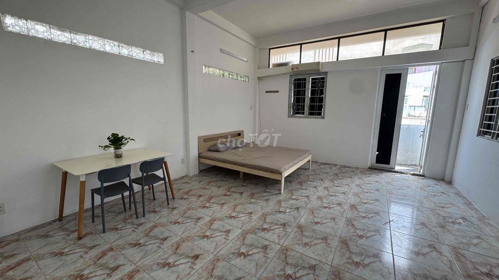 Cho thuê Phòng Q11 Gần Đầm Sen