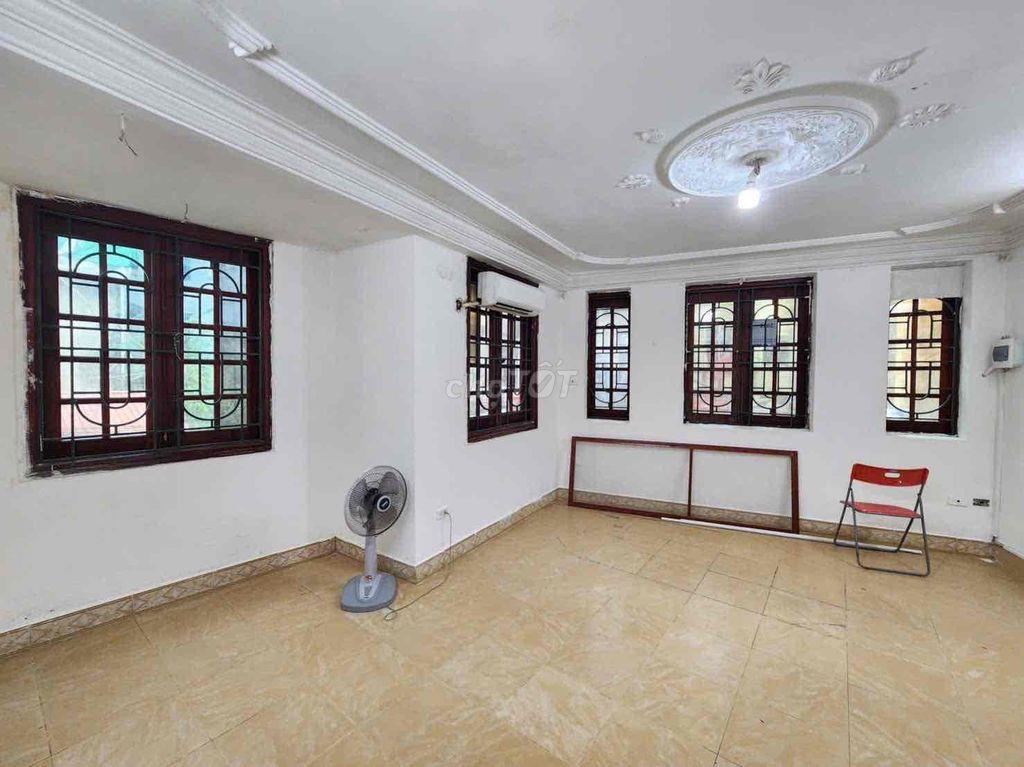 Cho thuê nhà nguyên căn, lô góc, 4 tầng kết hợp kinh doanh và ở