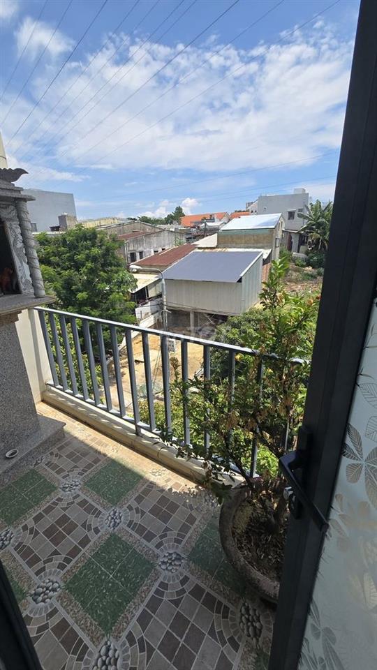 [GÓC BÁN NHÀ ĐẸP] SIÊU PHẨM 3 TẦNG 5PN GẦN CẦU TUYÊN SƠN