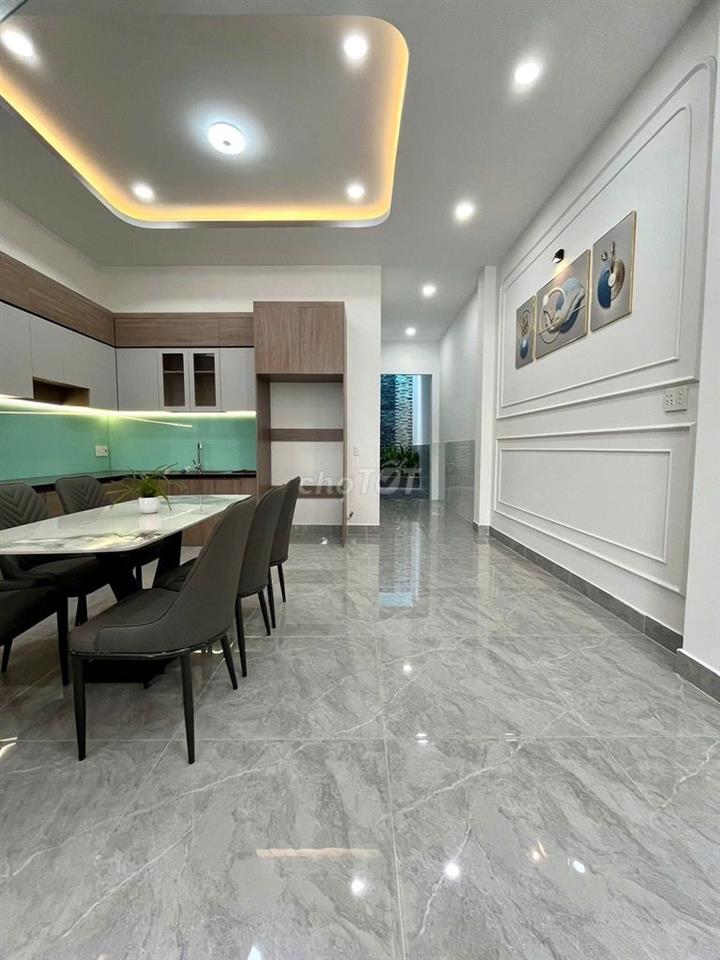 Việt kiều Mỹ xây nhà chưa kịp ở bán gấp căn nhà lầu ngay Bình Hoà 