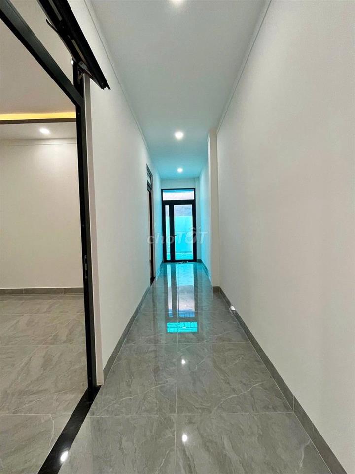 Việt kiều Mỹ xây nhà chưa kịp ở bán gấp căn nhà lầu ngay Bình Hoà 