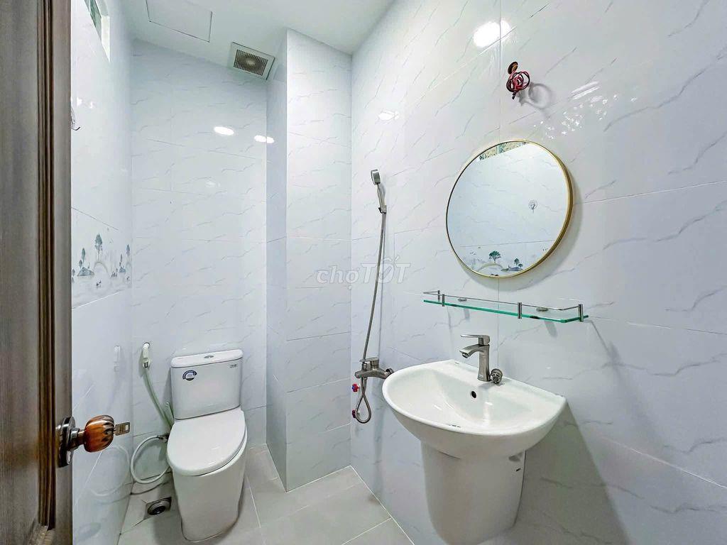 Căn Hộ  MÁY GIẶT RIÊNG - Ngay Bờ Kè Hoàng Sa, gần CV Lê Thị Riêng