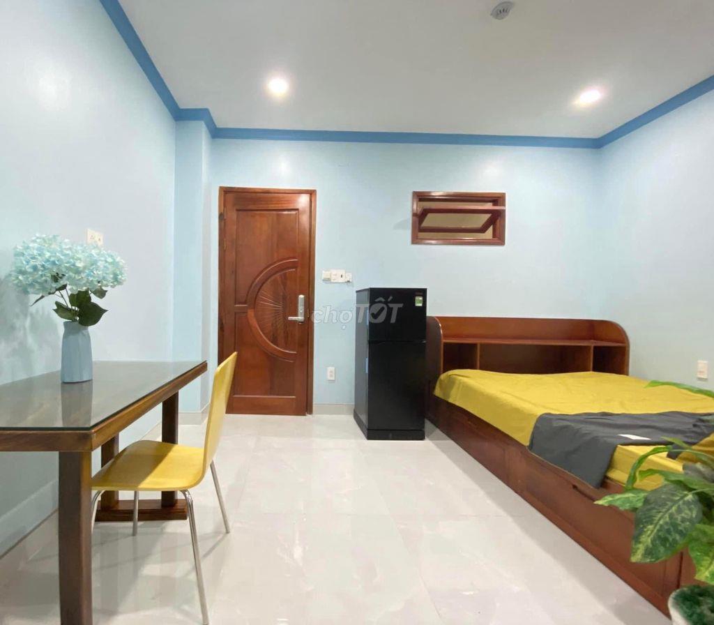Ngay Đh Bách Khoa, ĐH Kinh Tế - gần cầu Vượt 3/2 Quận 10