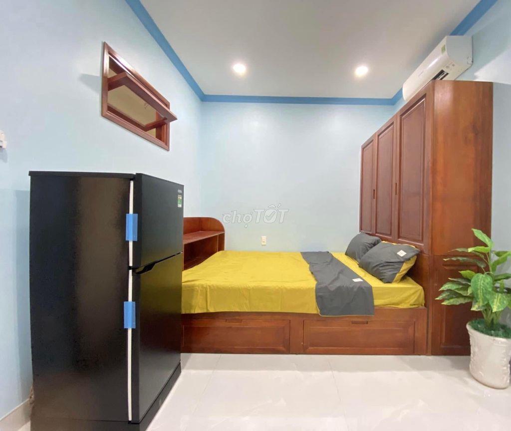 Ngay Đh Bách Khoa, ĐH Kinh Tế - gần cầu Vượt 3/2 Quận 10
