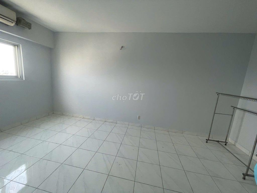 Topaz Celadon City - 50m2. 1PN-1WC, Giá 7TR500 - Nhà Trống Ở Ngay