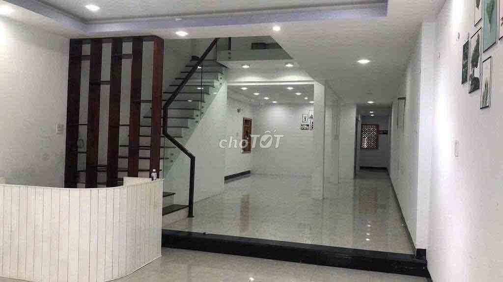 [Tin chính chủ] Nhà mặt tiền, diện tích lớn, rộng thoáng, có lộ thiên