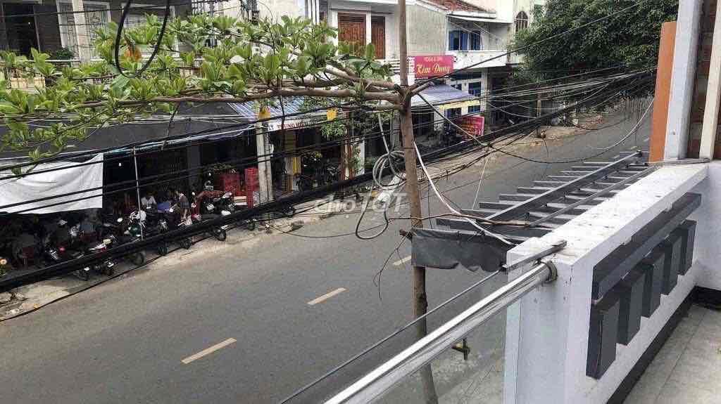 [Tin chính chủ] Nhà mặt tiền, diện tích lớn, rộng thoáng, có lộ thiên