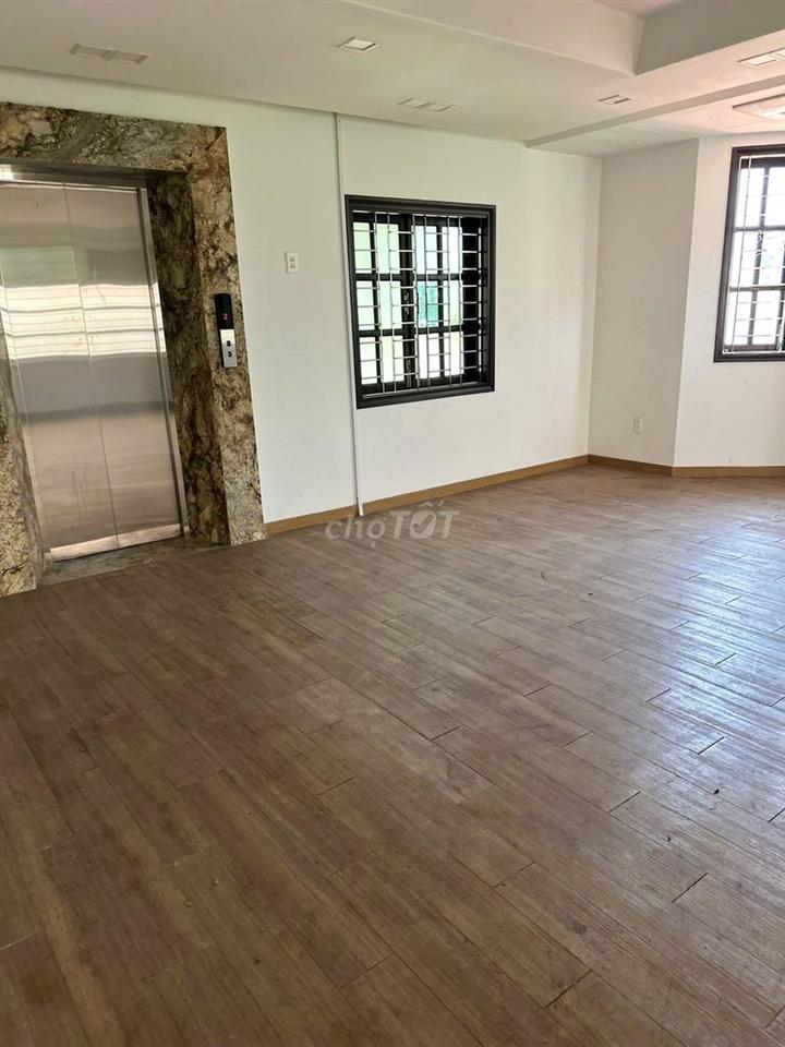 Nhà nguyên căn Him Lam làm văn phòng công ty