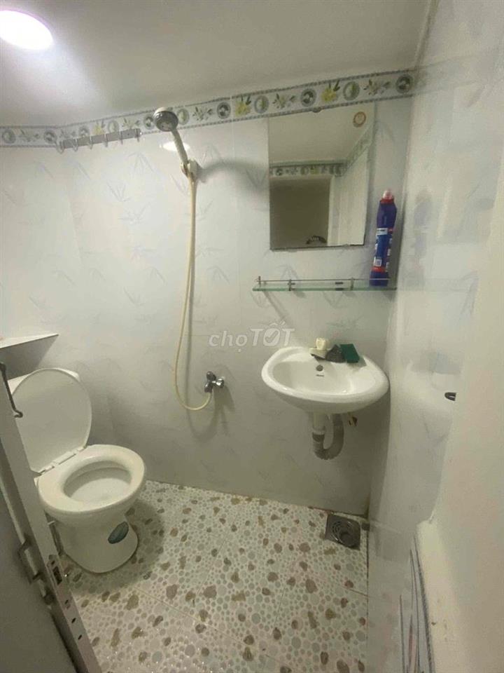 Chính chủ cho thuê nhà nhỏ cách trường ĐH Công nghiệp 150m