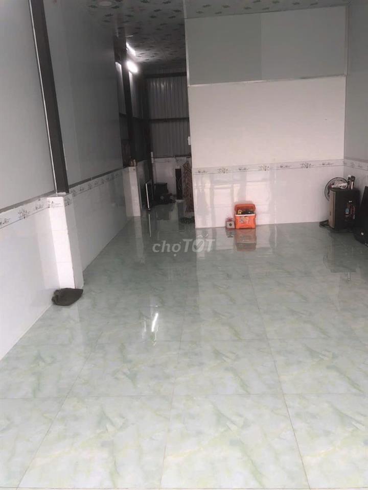 Cho thuê phòng: DT: 4 x 8m(toilet riêng nhà mới sạch sẽ)