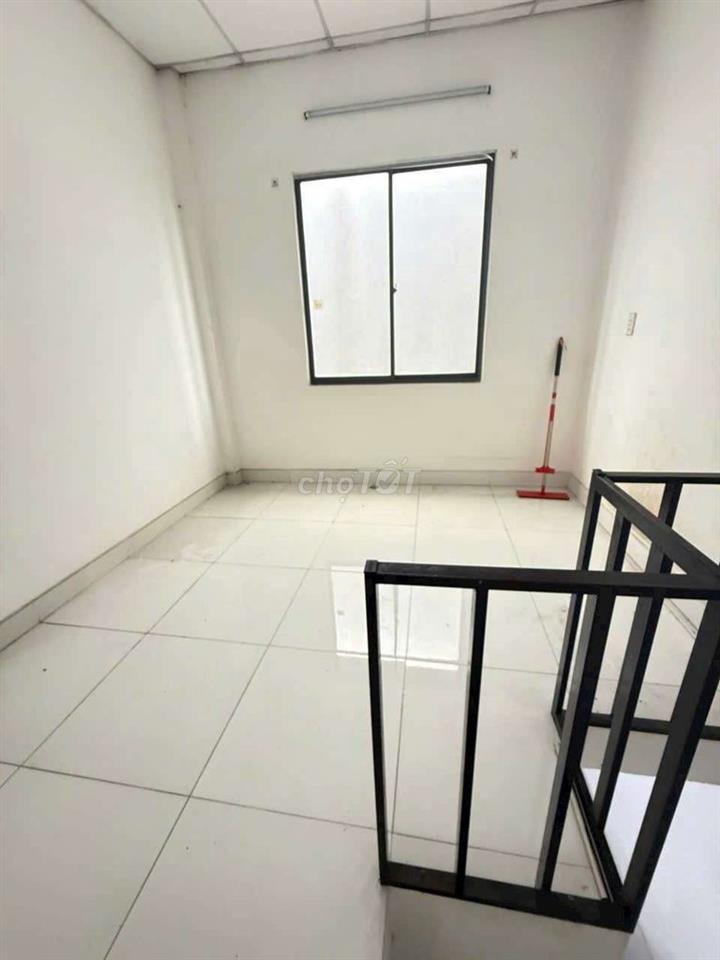 Nhà Nguyễn Văn Quá dt 3.5x4m 1 lầu