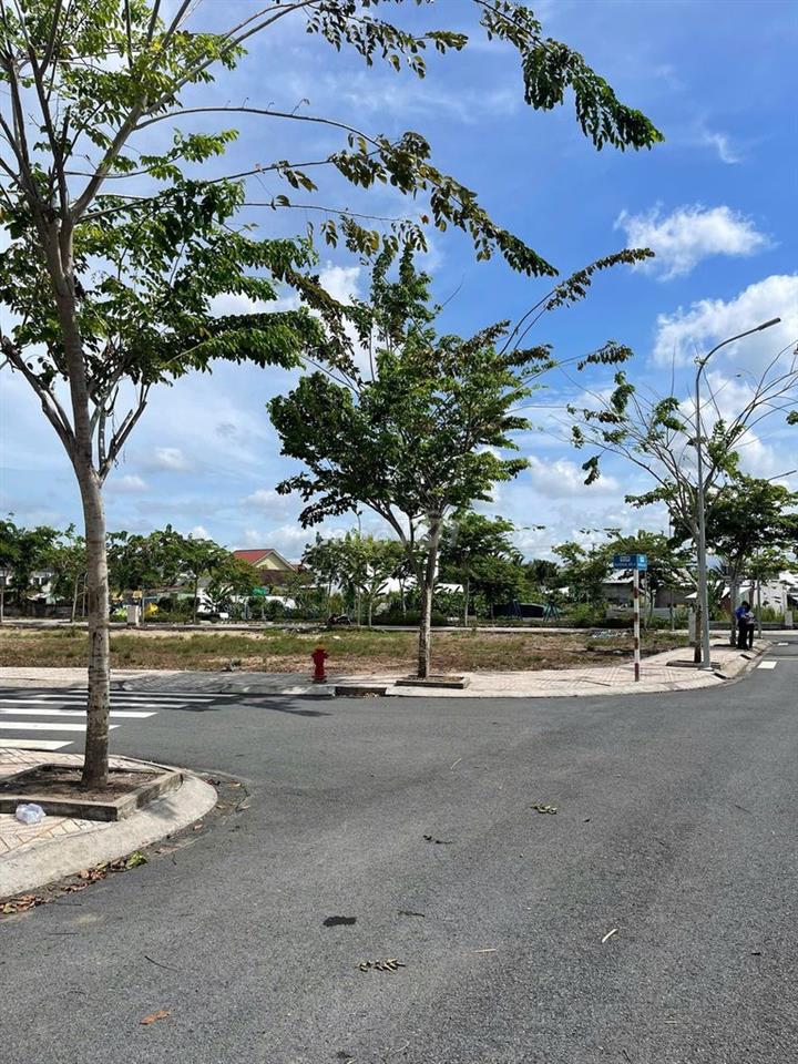 CHỈ CÒN 2 NỀN LIỀN KỀ, ĐỐI DIỆN CÔNG VIÊN