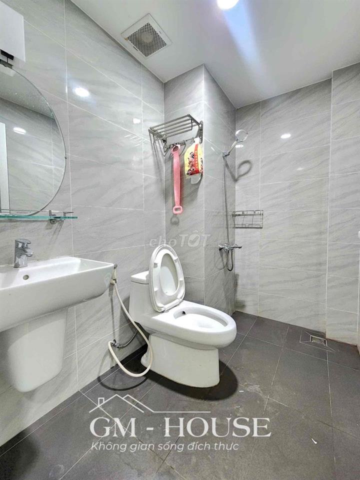 Căn hộ dịch vụ 1 PK+1PN có thang máy, nước nóng