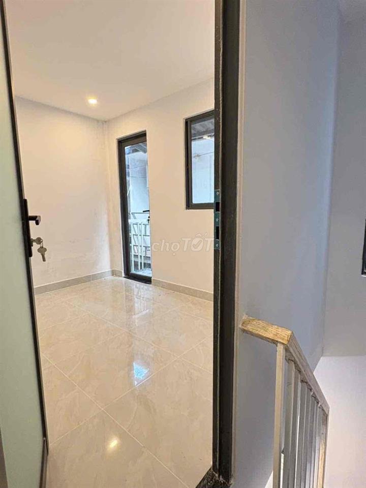 Cần bán cân nhà đang ở , do muốn đổi vị trí