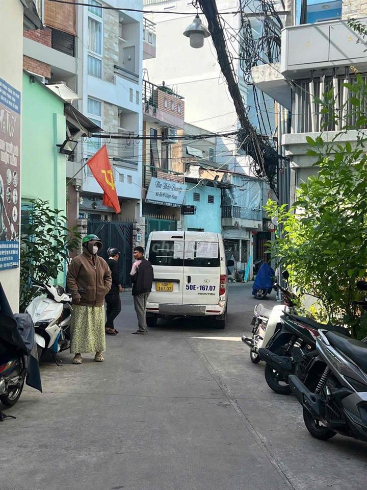 VỊ TRÍ TRUNG TÂM PHÚ NHUẬN , NGAY PHAN XÍCH LONG , NGANG 5,5 M