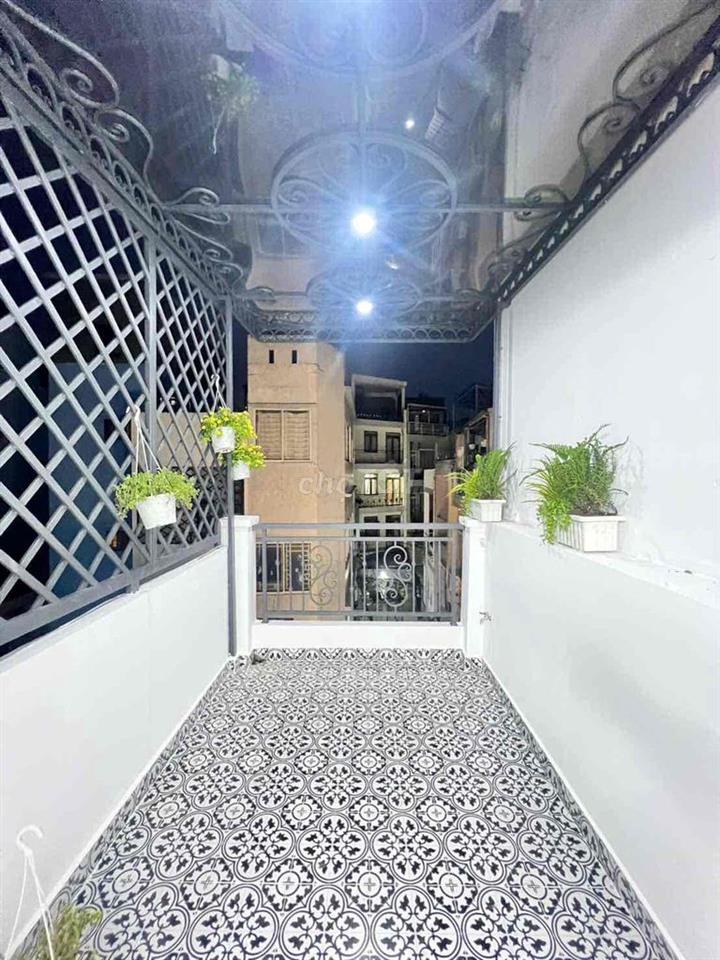 NHÀ GẤP BÁN