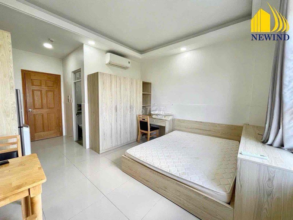 SẴN PHÒNG STUDIO BAN CÔNG THOÁNG, SAU LƯNG VINCOM LÊ VĂN VIỆT