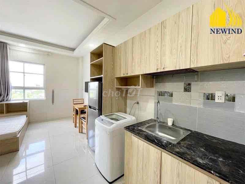 SẴN PHÒNG STUDIO BAN CÔNG THOÁNG, SAU LƯNG VINCOM LÊ VĂN VIỆT