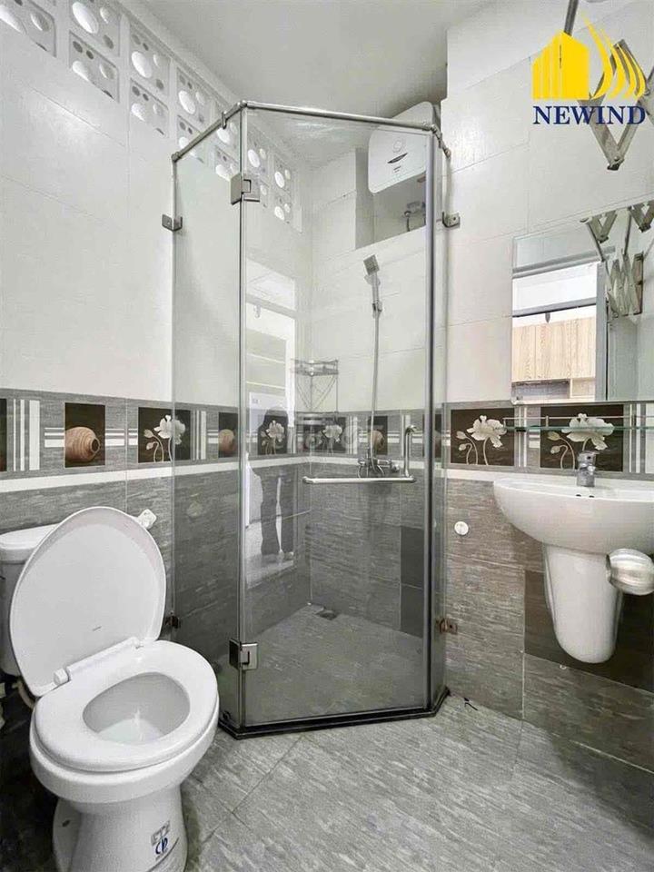 SẴN PHÒNG STUDIO BAN CÔNG THOÁNG, SAU LƯNG VINCOM LÊ VĂN VIỆT