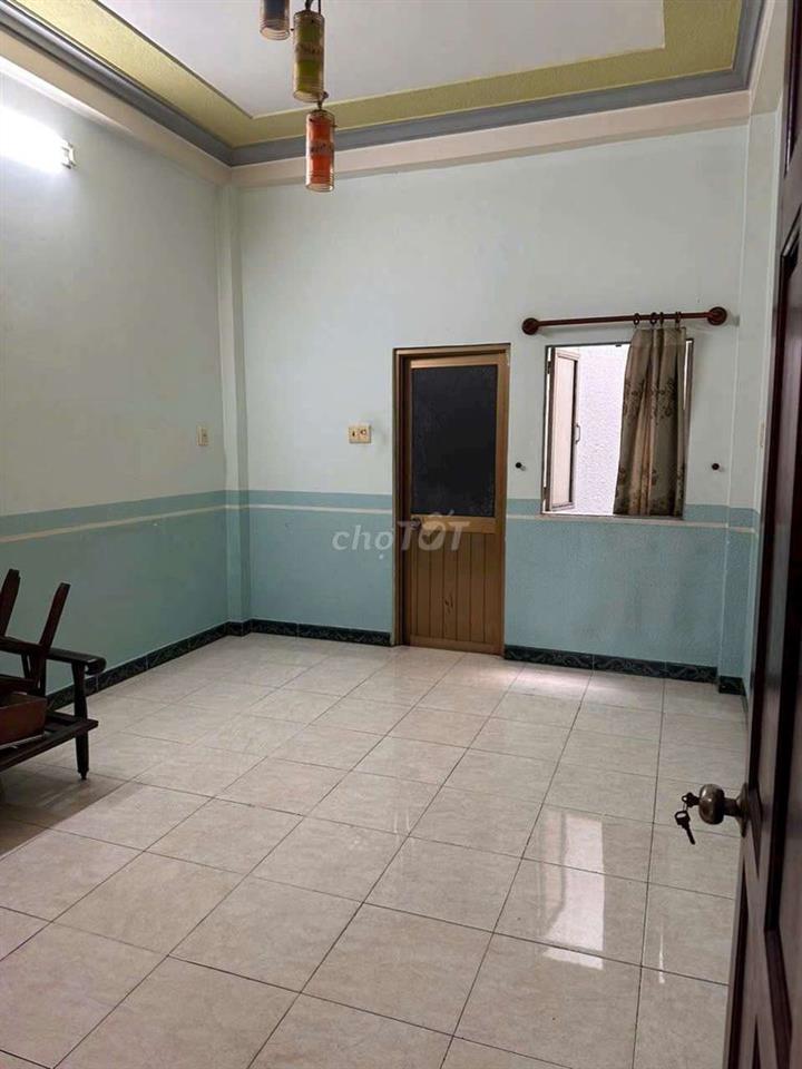 Cần cho thuê phòng ngay mặt tiền đường gần công viên làng hoa 