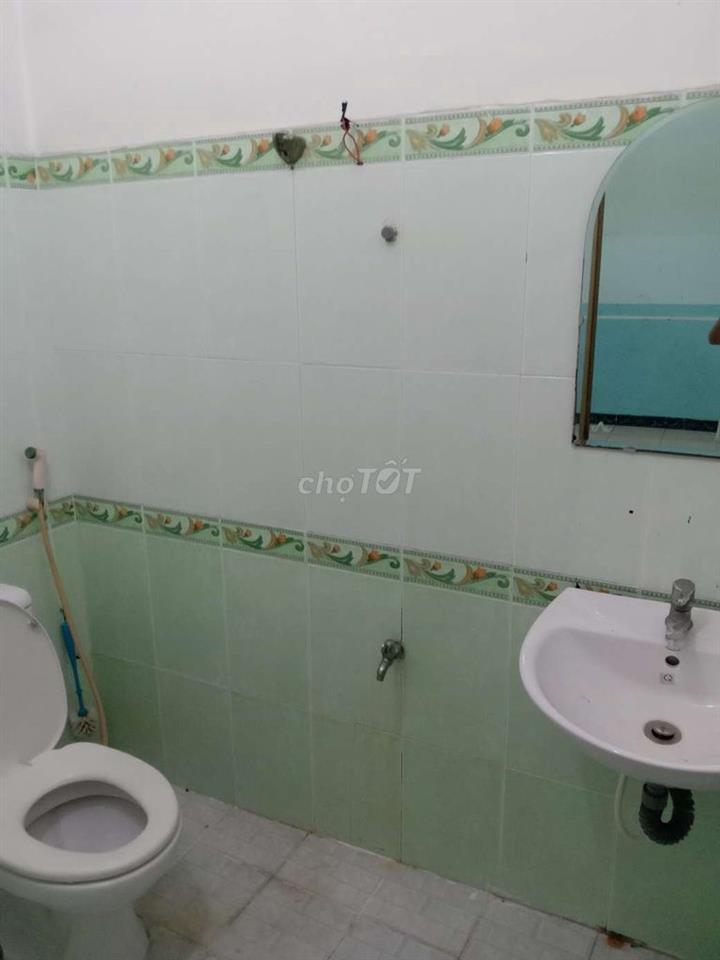 Cần cho thuê phòng ngay mặt tiền đường gần công viên làng hoa 