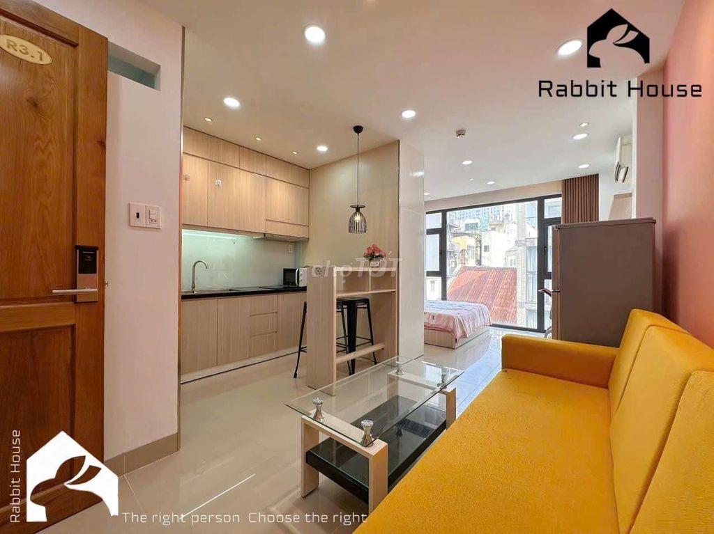 🏡 CHO THUÊ CĂN HỘ TÁCH BẾP, CÓ BAN CÔNG ĐẸP NGAY TẠI QUẬN 10