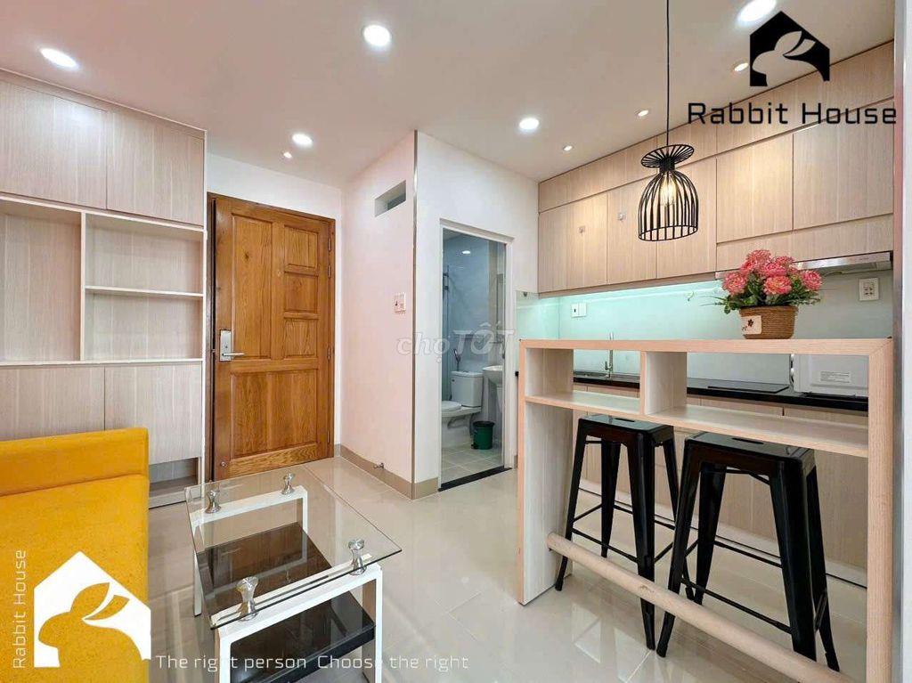 🏡 CHO THUÊ CĂN HỘ TÁCH BẾP, CÓ BAN CÔNG ĐẸP NGAY TẠI QUẬN 10