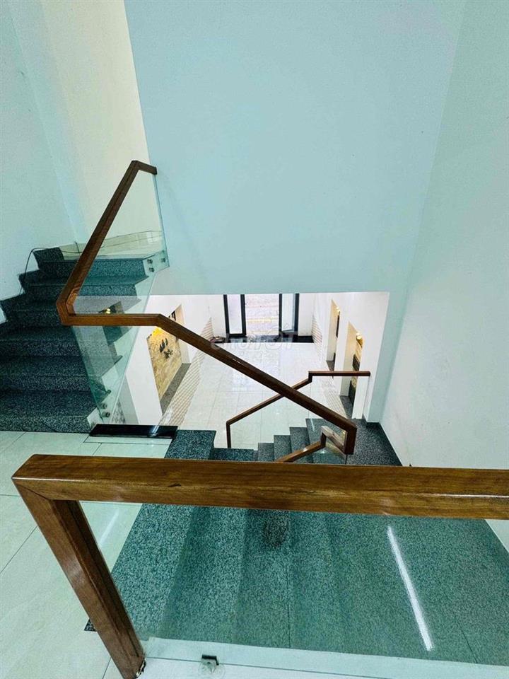 cho thuê mặt tiền huỳnh ngọc huệ