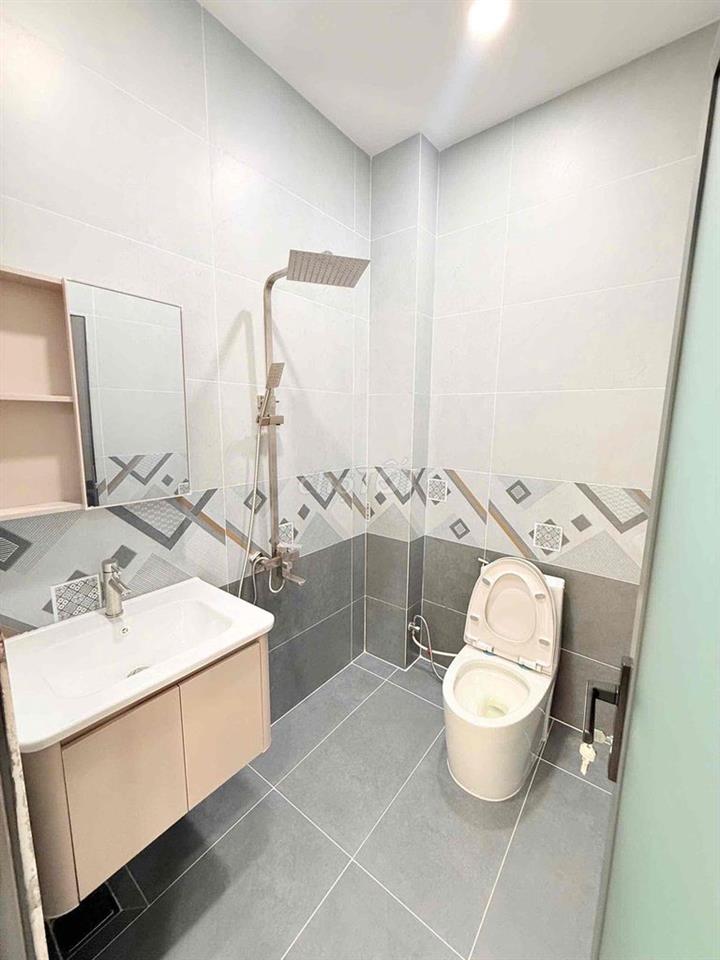 nhà mới nguyên căn 2 mặt tiền 246 đường 26/3
