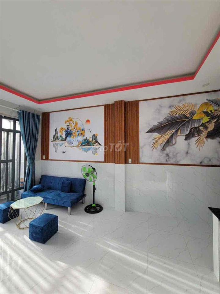 Nhà Lầu MT . xây ở do kẹt tiền cần bán nhanh
