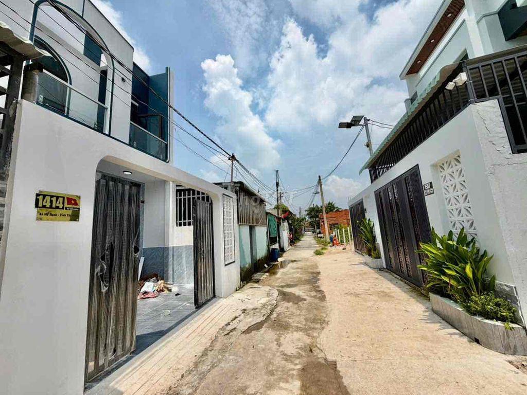Nhà SHR , Hoàn Công , Sau UBND ngay chợ Mỹ Hạnh Nam