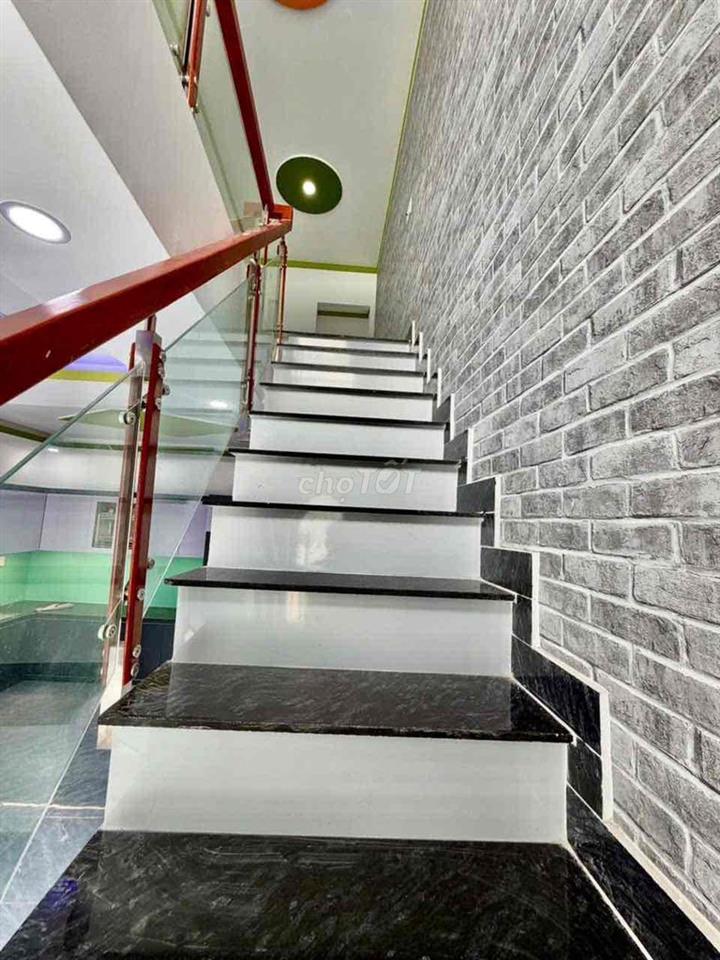Nhà SHR , Hoàn Công , Sau UBND ngay chợ Mỹ Hạnh Nam