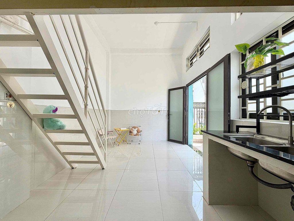 PHÒNG RỘNG GÁC CAO-BANCOL RIENG NGAY NGÃ TƯ BỐN XÃ