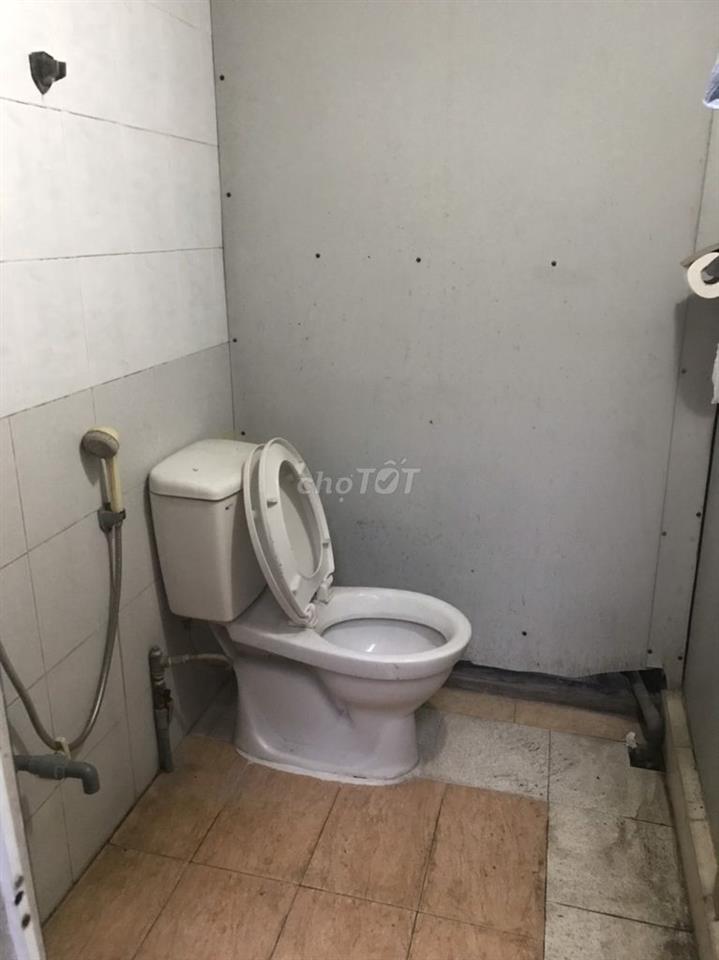 cho thuê phòng trên tầng 2, cầu thang riêng, yên tĩnh, an ninh đảm bảo