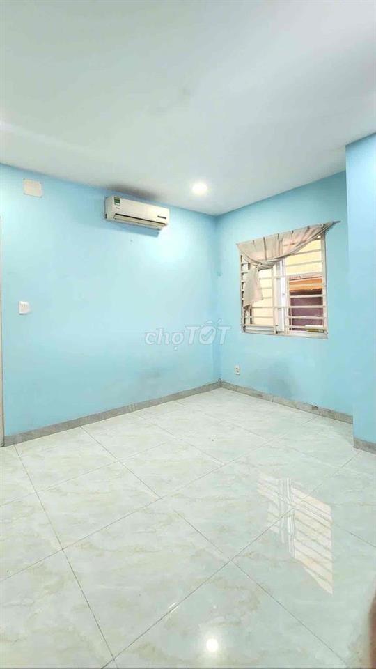 Pass phòng ở đường Lý Chiêu Hoàng giá 2tr7