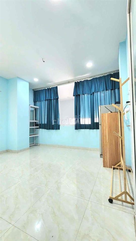 Pass phòng ở đường Lý Chiêu Hoàng giá 2tr7