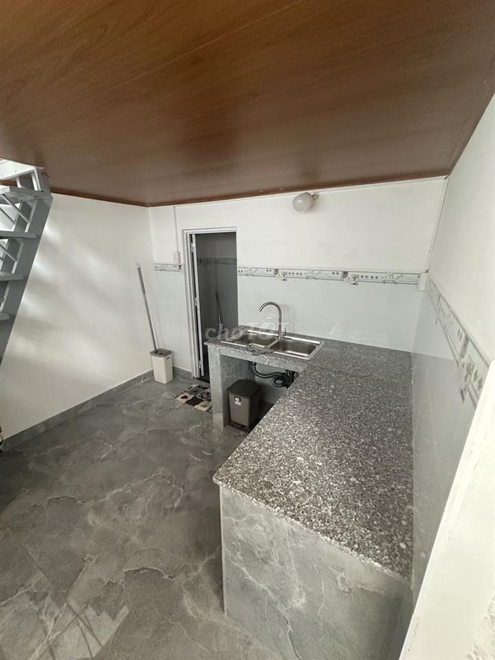 Cho thuê nhà NC, hẻm ba gác, 1 trệt 1 lửng khu vực quận 7