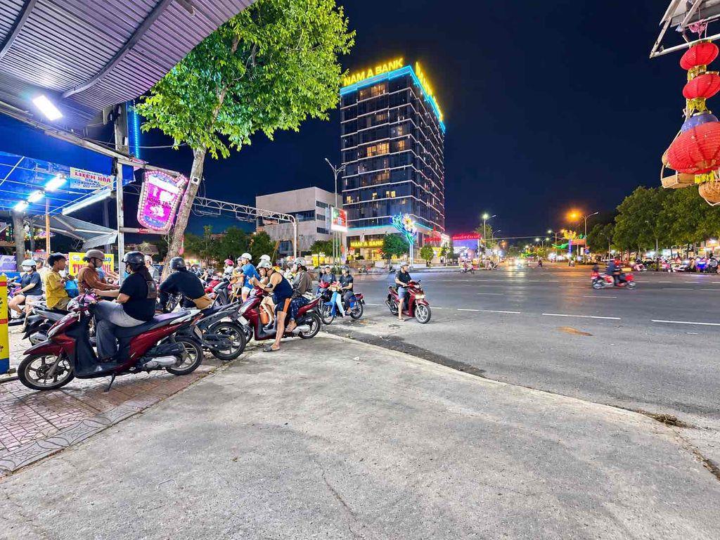 📣 CHO THUÊ MẶT BÀN BÁN ĐỒ ĂN – NƯỚC VỈA HÈ