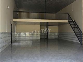 Cho thuê kho TDT 200m2 Trống suốt mới sạch sẽ Đg xe tải lớn giá 12tr