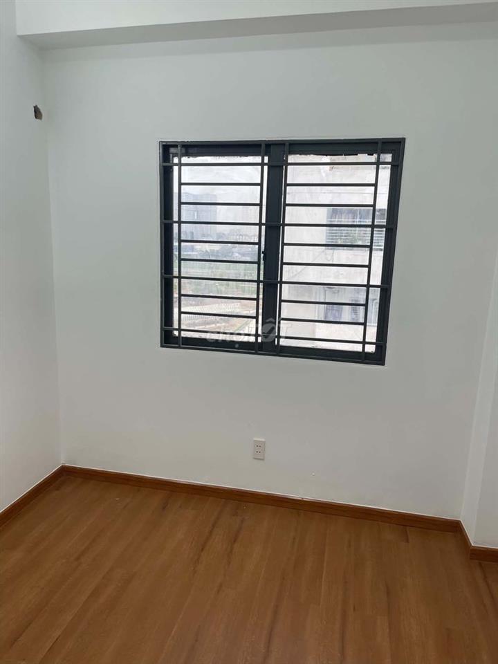 Bán căn hộ Phú Thọ 66m2, 2PN, 1WC, SH chính chủ. Giá 4.1 tỷ