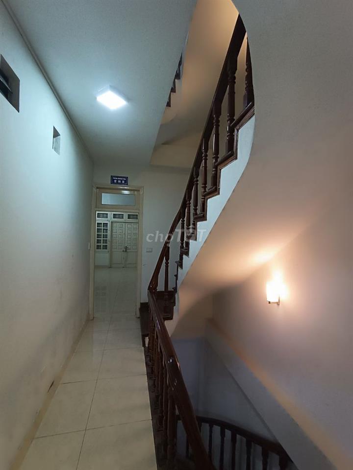 Cho thuê nhà liền kề KĐT Định Công 70m2 x 4 tầng, mt 4m, giá chỉ 22tr