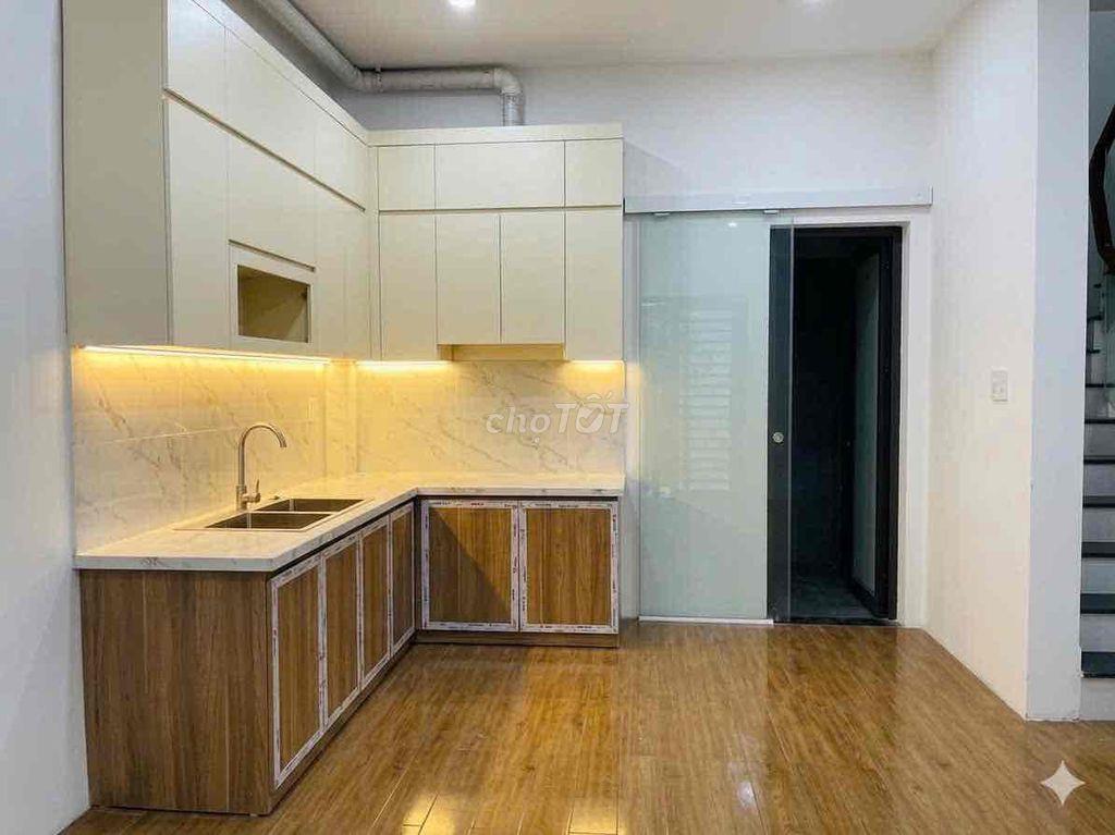 Cho thuê nhà 2 tầng mới hoàn thiện
