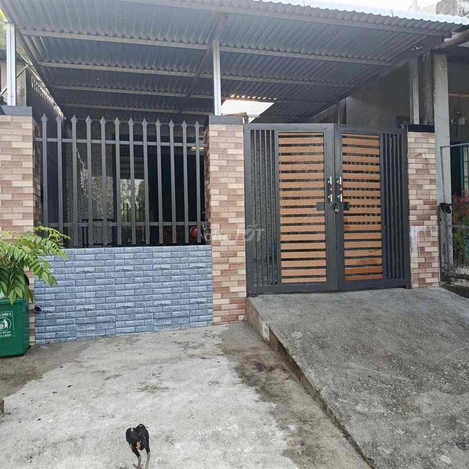 Tôi cc cần bán nhà mới xây, chưa ở. Kiệt 143 Thành Vinh 10